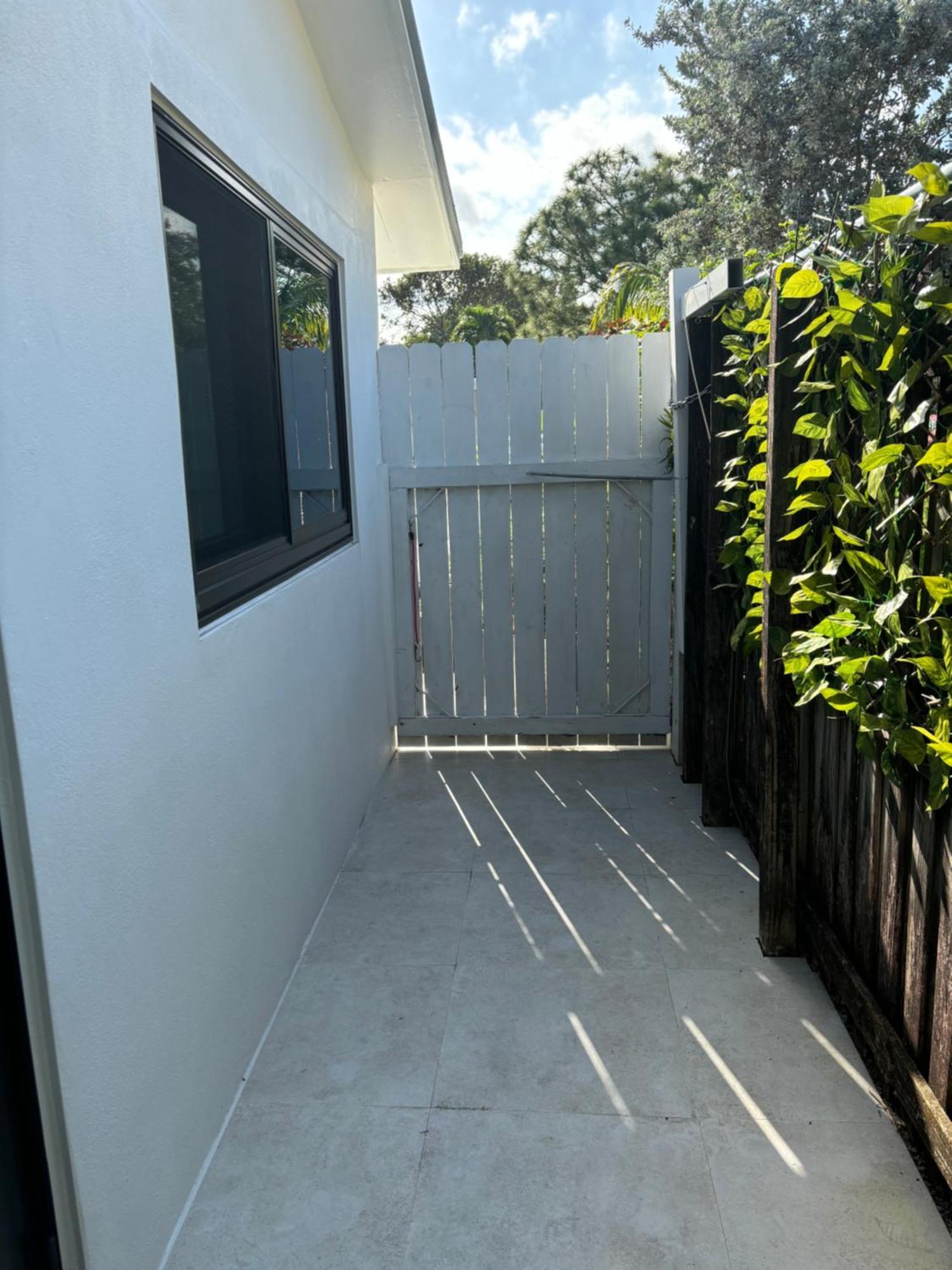 House In Dania Beach Exterior foto
